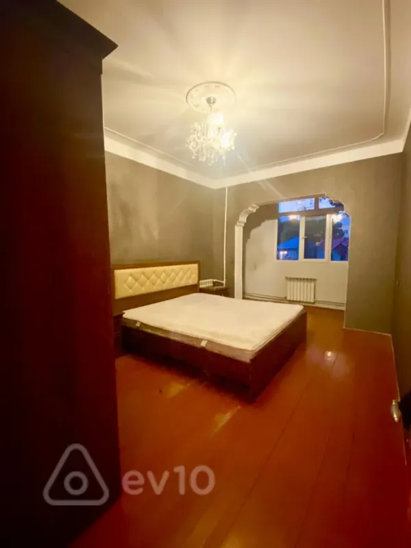 Kirayə verilir 3 otaqlı köhnə tikili 80 m²