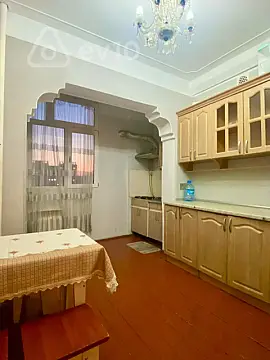 Kirayə verilir 3 otaqlı köhnə tikili 80 m²