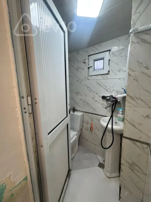 Kirayə verilir 1 otaqlı həyət evi 30 m²