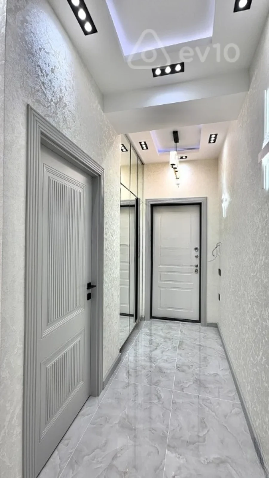 Satılır 2 otaqlı yeni tikili 55 m²