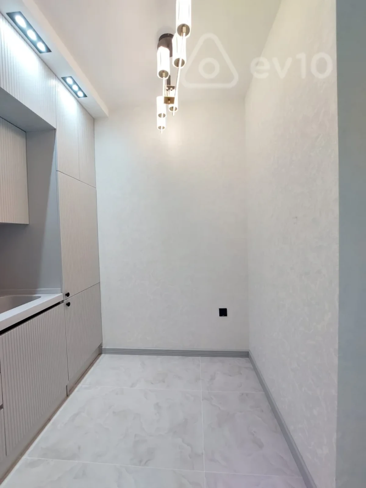Satılır 2 otaqlı yeni tikili 55 m²