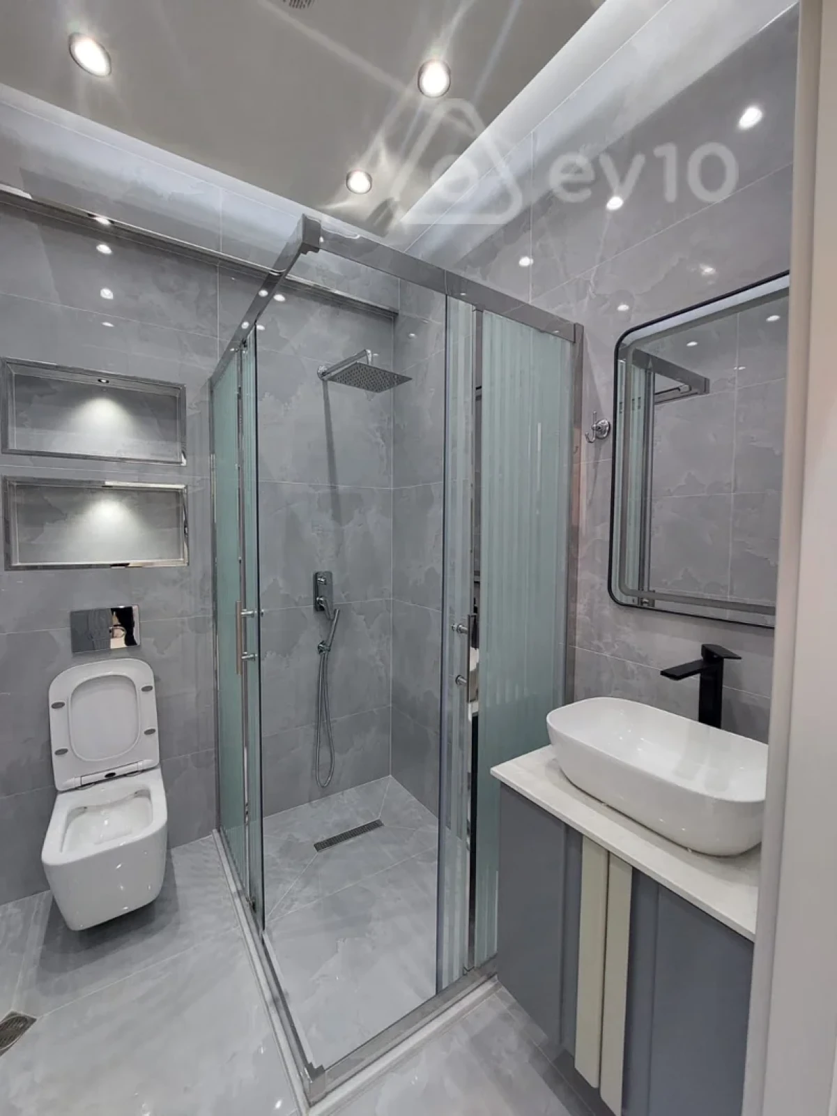 Satılır 2 otaqlı yeni tikili 55 m²