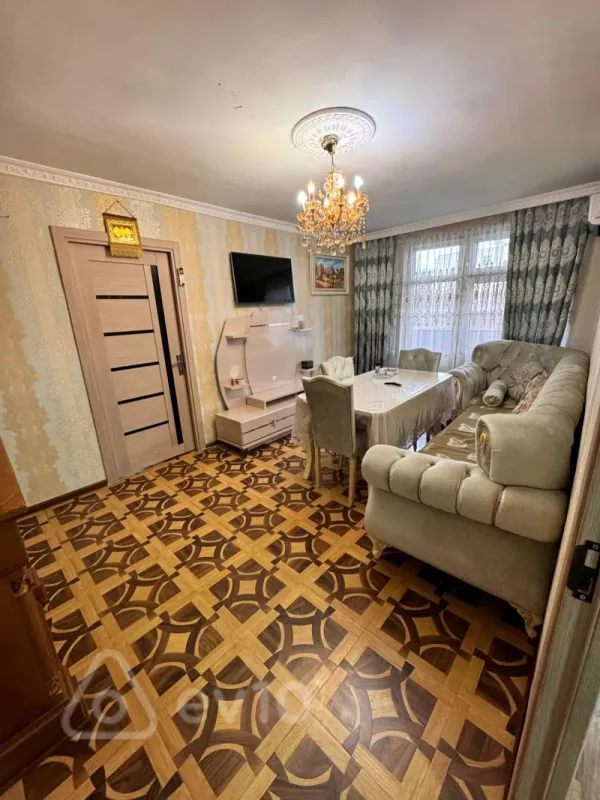 Kirayə verilir 2 otaqlı köhnə tikili 55 m²