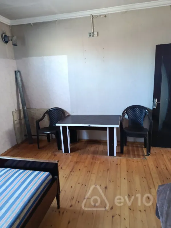 Kirayə verilir 2 otaqlı həyət evi 45 m²