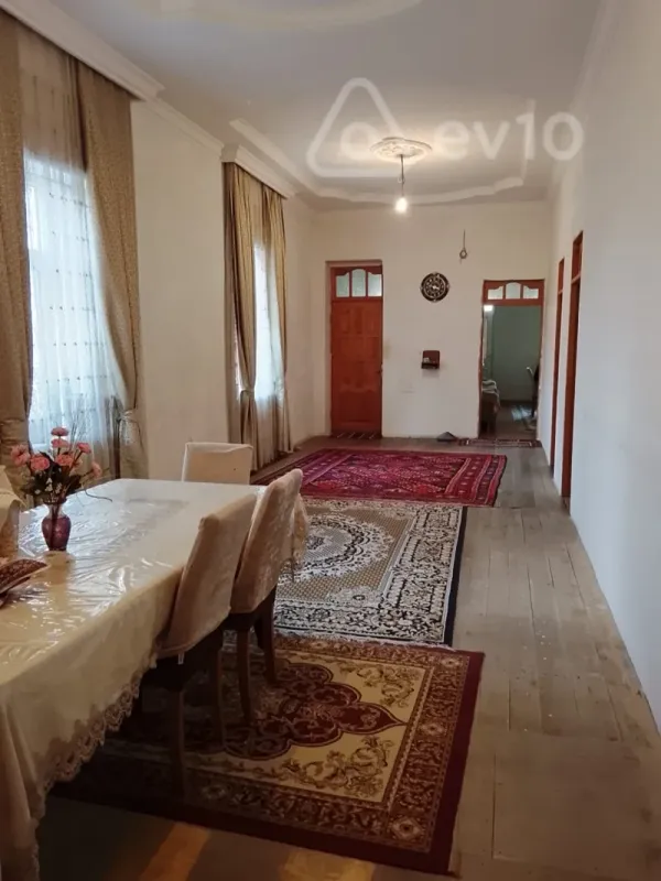 Kirayə verilir 5 otaqlı həyət evi 205 m²