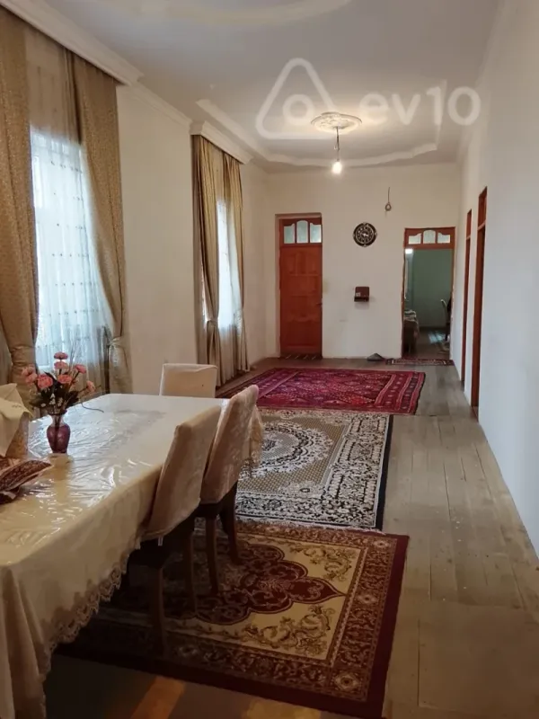Kirayə verilir 5 otaqlı həyət evi 205 m²