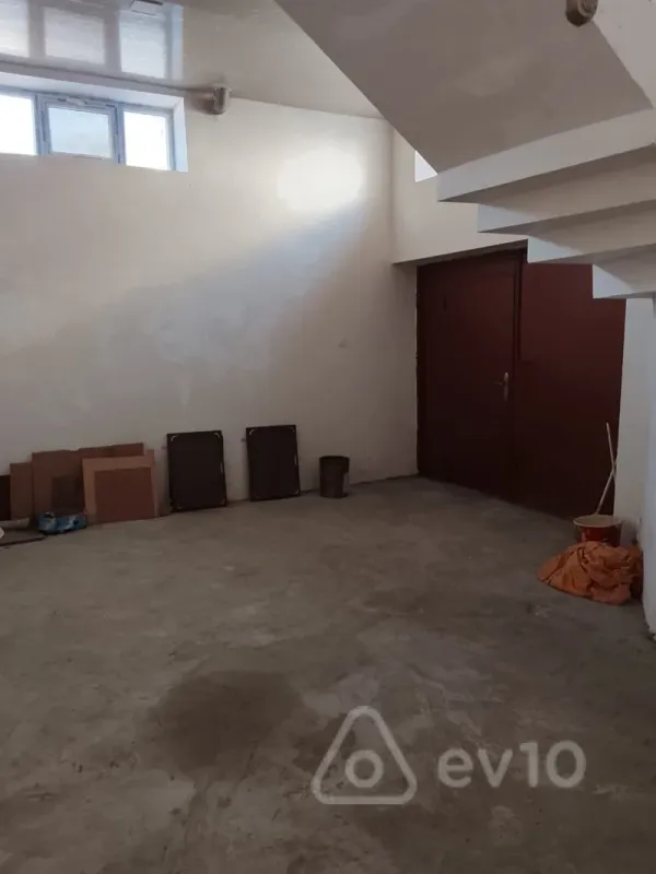 Kirayə verilir 5 otaqlı həyət evi 205 m²