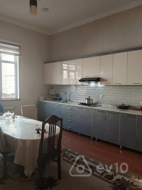 Kirayə verilir 5 otaqlı həyət evi 205 m²