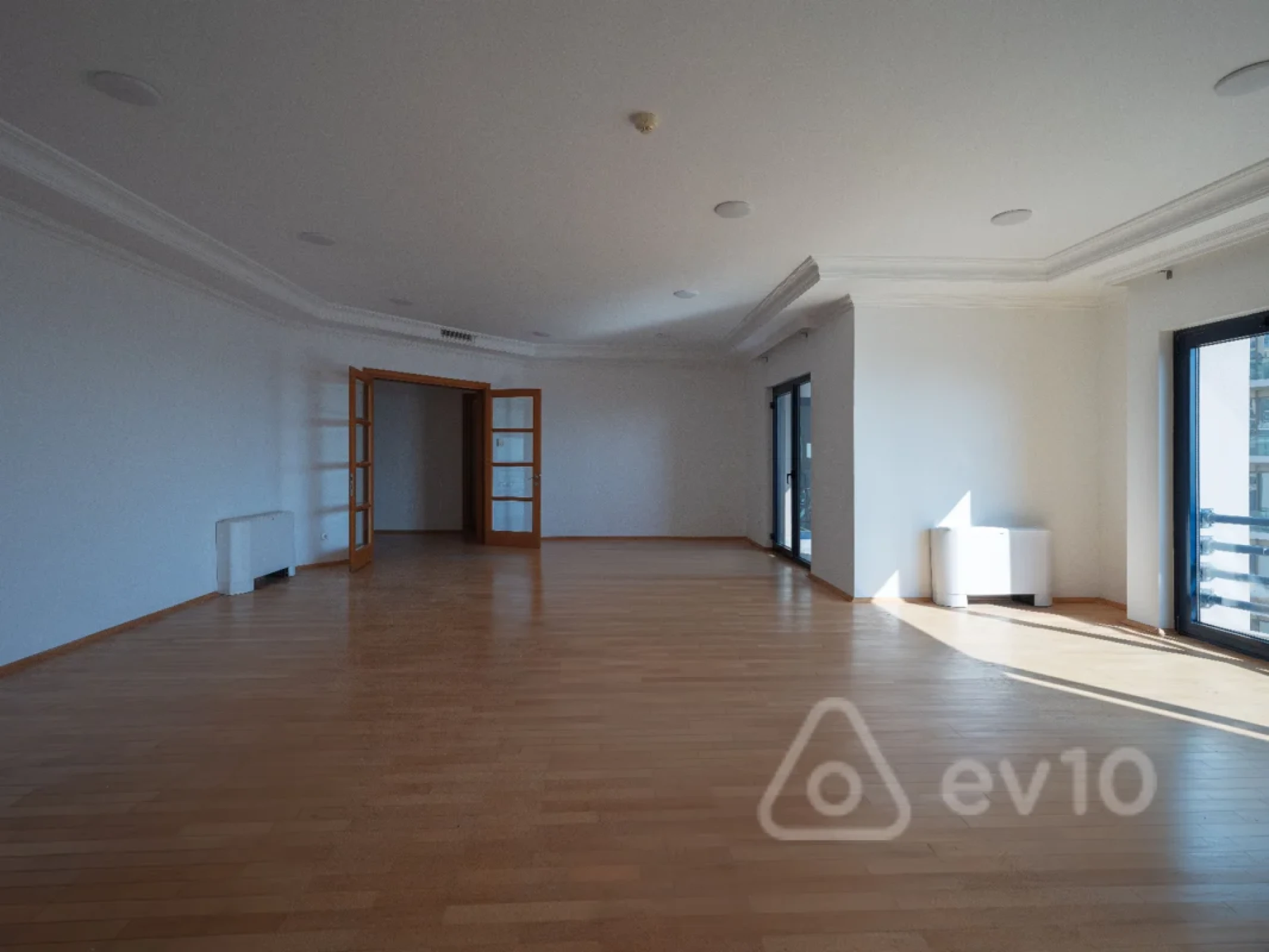 Kirayə verilir 10 otaqlı ofis 170 m²