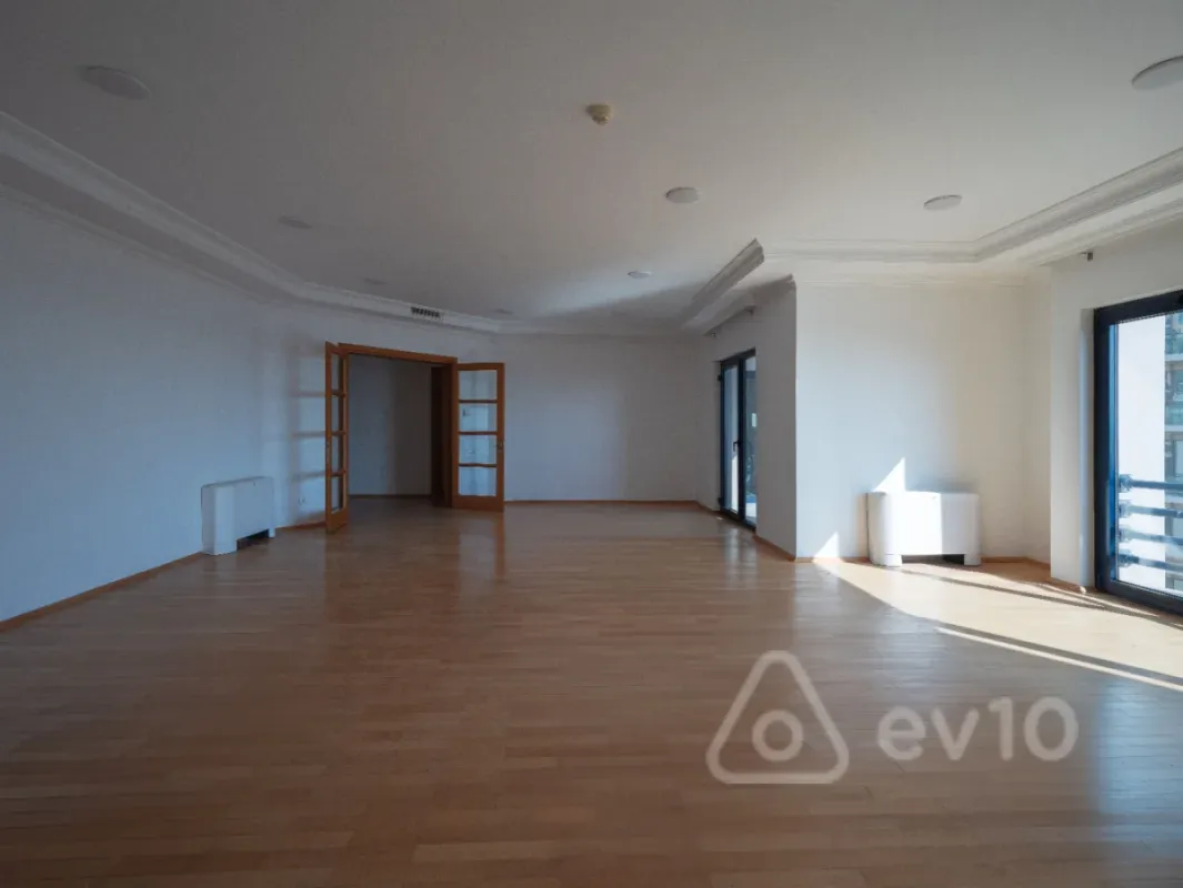 Kirayə verilir 10 otaqlı ofis 170 m²