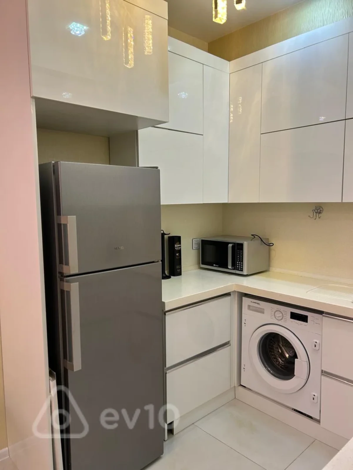 Kirayə verilir 2 otaqlı yeni tikili 87 m²