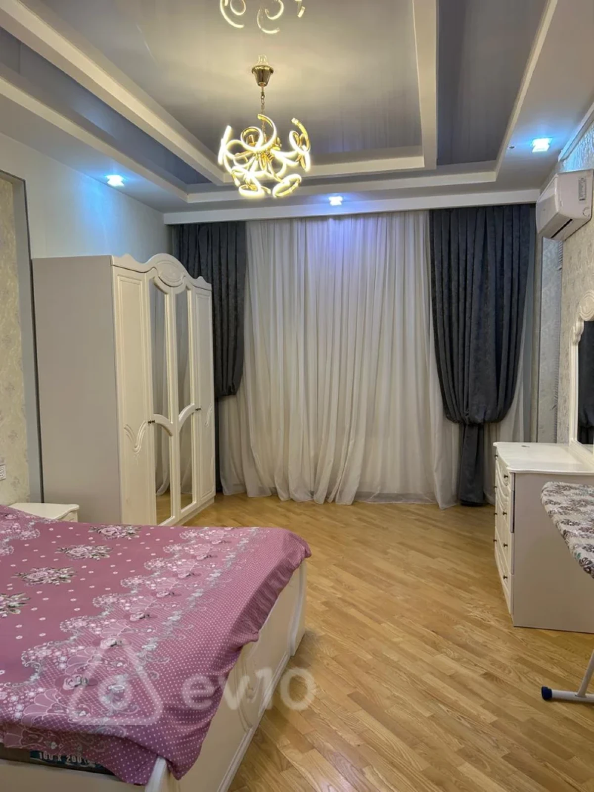 Kirayə verilir 2 otaqlı yeni tikili 87 m²