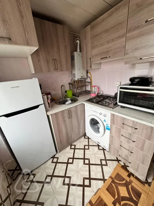 Kirayə verilir 2 otaqlı köhnə tikili 50 m²