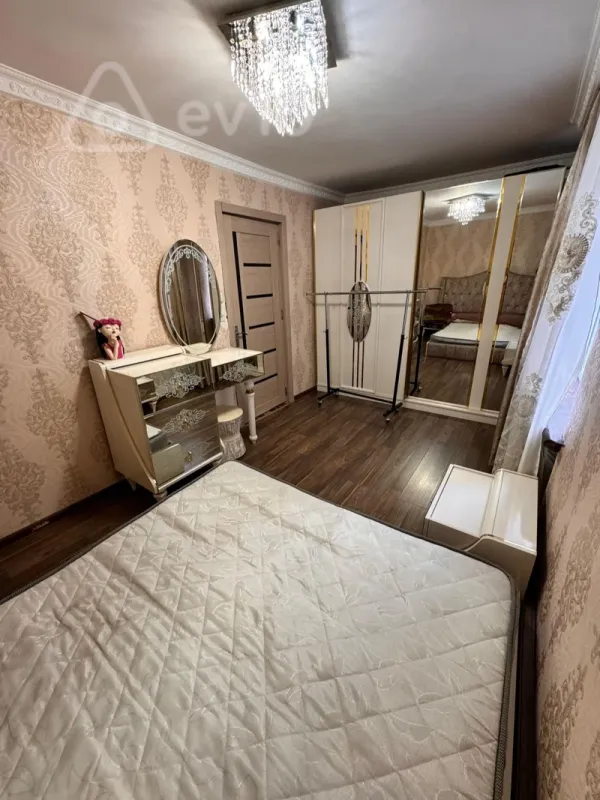 Kirayə verilir 2 otaqlı köhnə tikili 50 m²