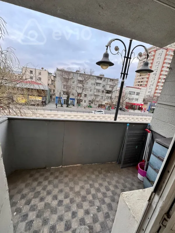Kirayə verilir 2 otaqlı köhnə tikili 50 m²