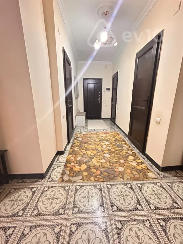 Satılır 3 otaqlı yeni tikili 83 m²