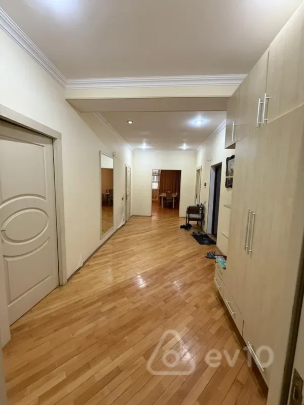 Satılır 3 otaqlı yeni tikili 152 m²
