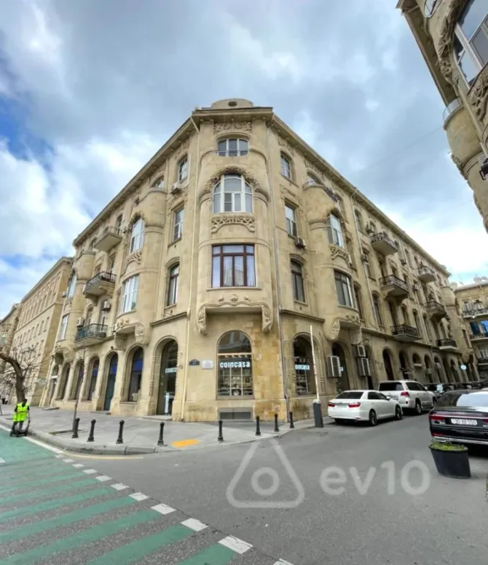 Satılır 3 otaqlı köhnə tikili 85 m²