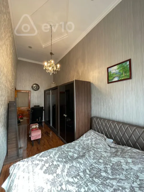 Satılır 3 otaqlı köhnə tikili 85 m²