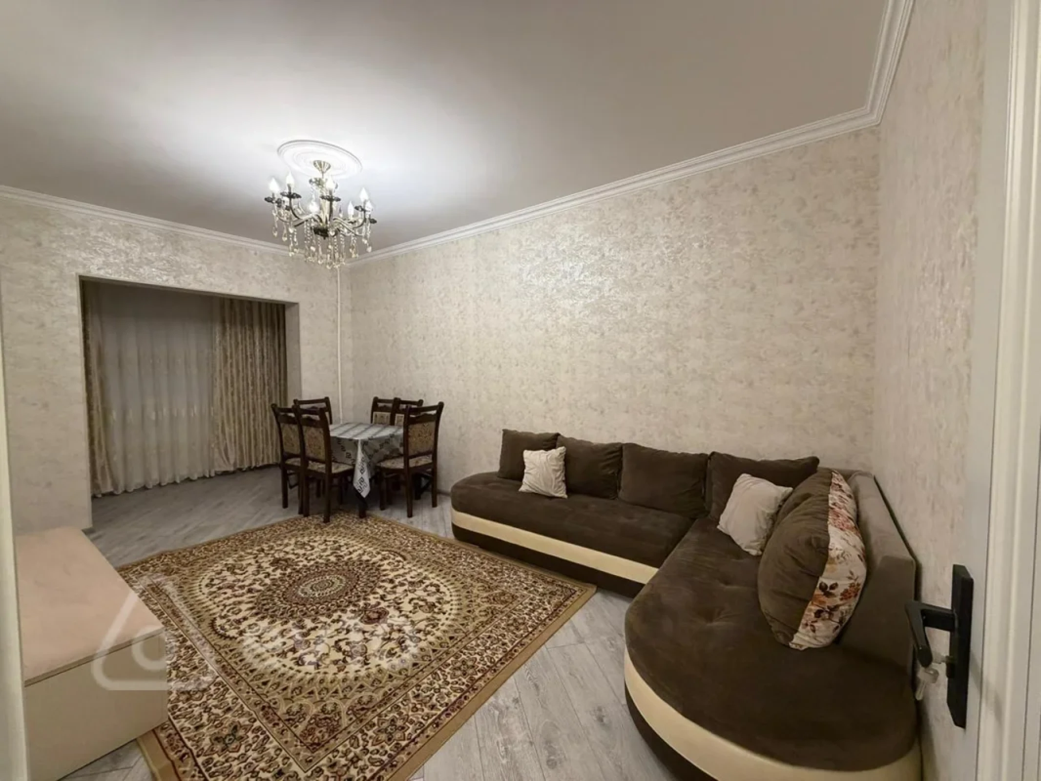 Kirayə verilir 2 otaqlı köhnə tikili 80 m²