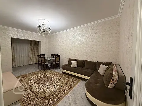 Kirayə verilir 2 otaqlı köhnə tikili 80 m²