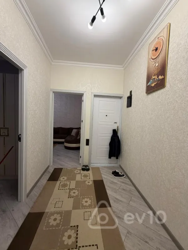 Kirayə verilir 2 otaqlı köhnə tikili 80 m²
