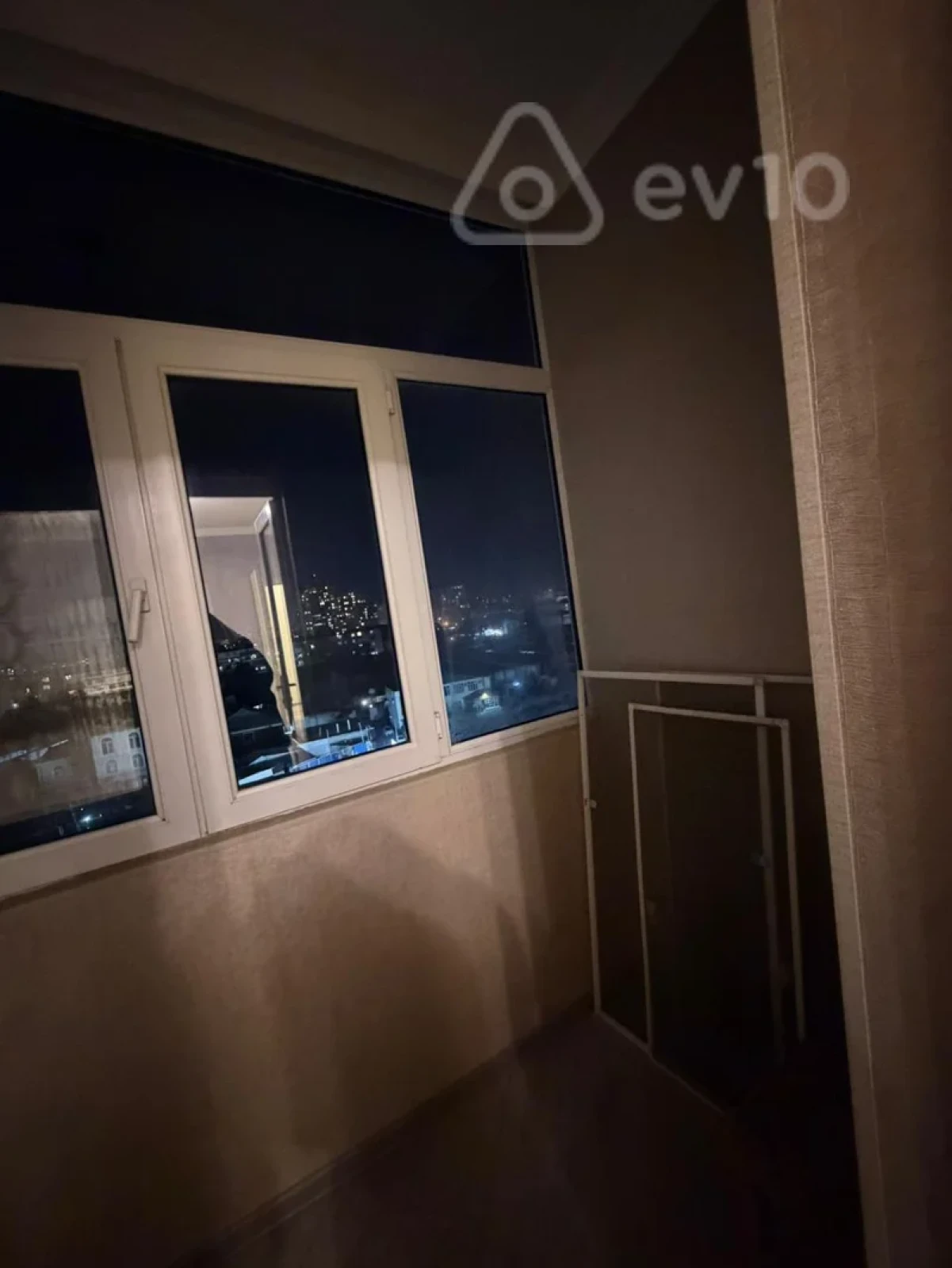 Kirayə verilir 2 otaqlı köhnə tikili 80 m²