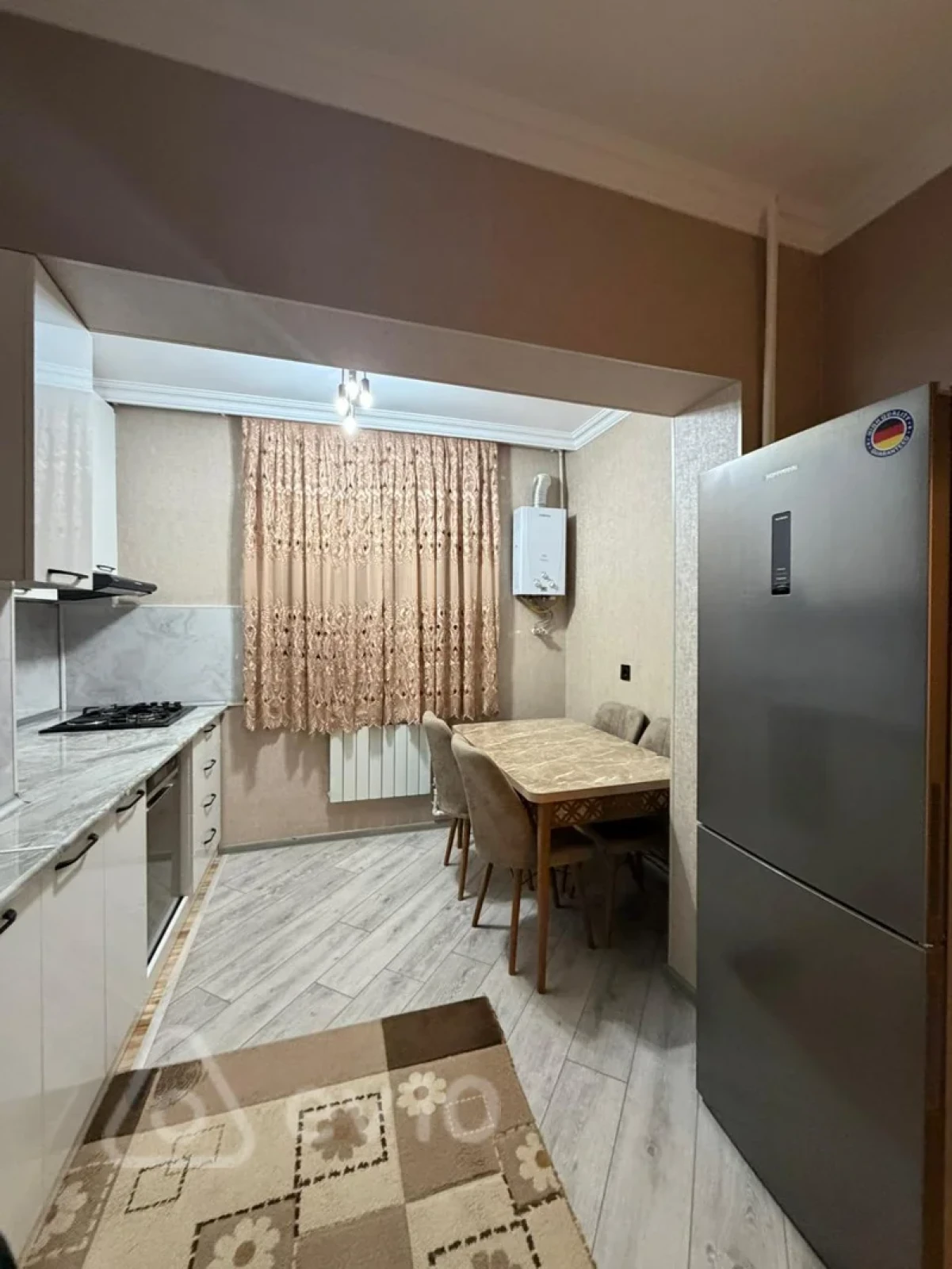Kirayə verilir 2 otaqlı köhnə tikili 80 m²