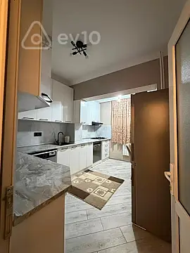 Kirayə verilir 2 otaqlı köhnə tikili 80 m²