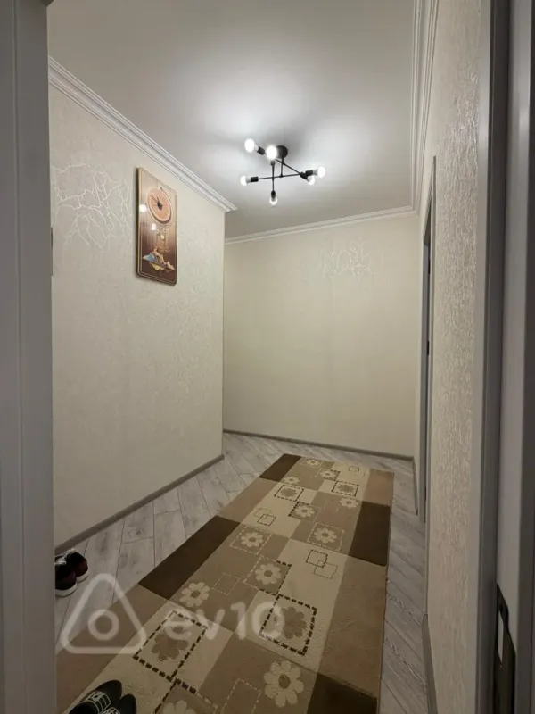 Kirayə verilir 2 otaqlı köhnə tikili 80 m²