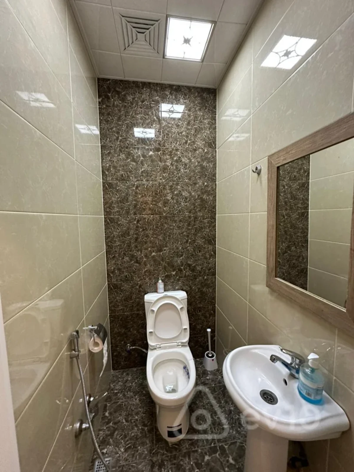 Kirayə verilir 2 otaqlı yeni tikili 75 m²