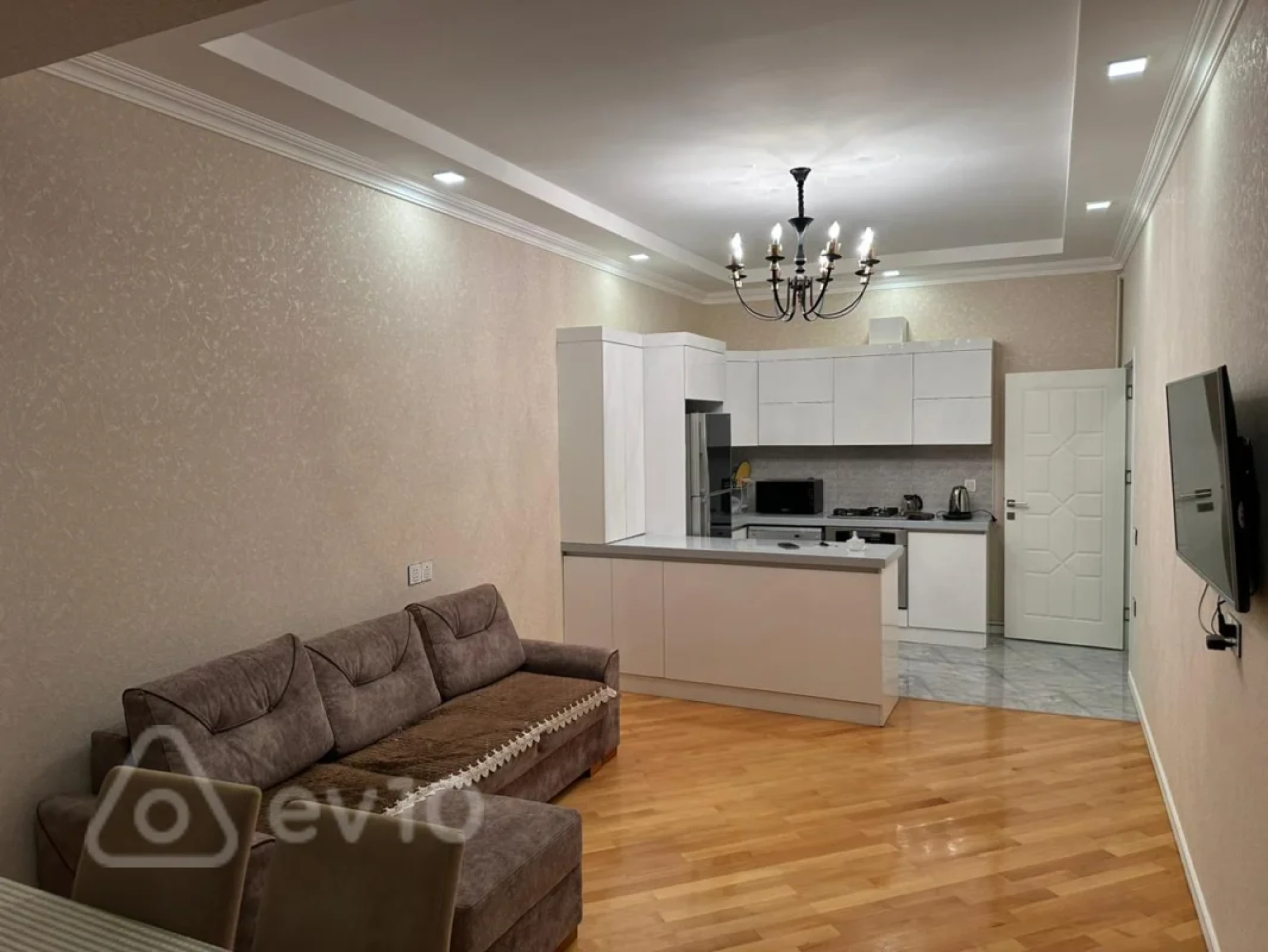 Kirayə verilir 2 otaqlı yeni tikili 75 m²