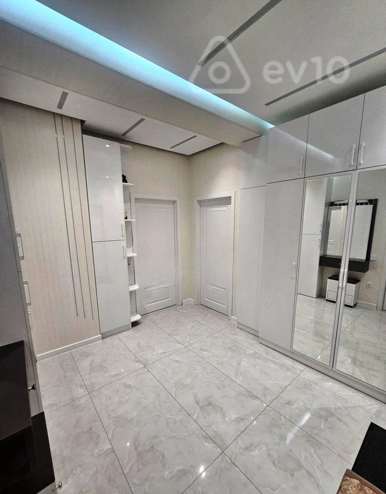 Satılır 2 otaqlı yeni tikili 59 m²