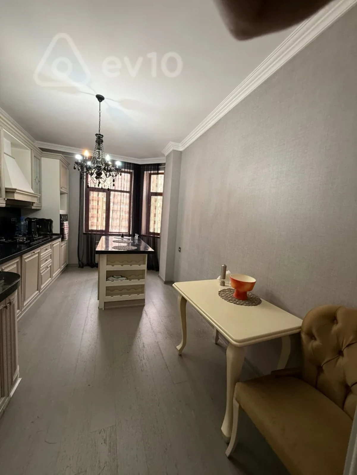 Kirayə verilir 2 otaqlı yeni tikili 95 m²