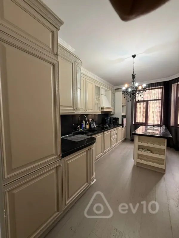 Kirayə verilir 2 otaqlı yeni tikili 95 m²