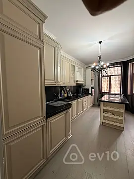 Kirayə verilir 2 otaqlı yeni tikili 95 m²