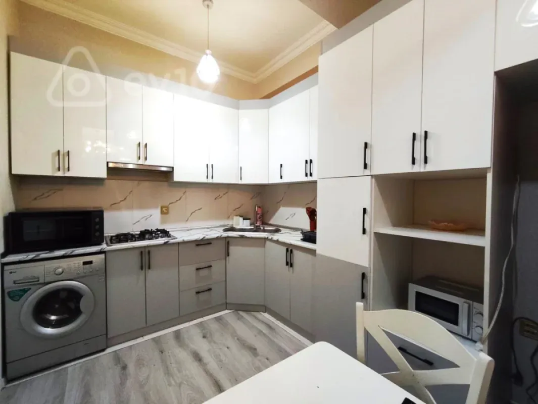 Kirayə verilir 2 otaqlı yeni tikili 95 m²