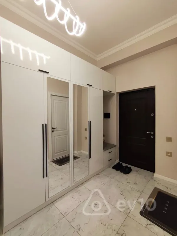 Kirayə verilir 2 otaqlı yeni tikili 95 m²