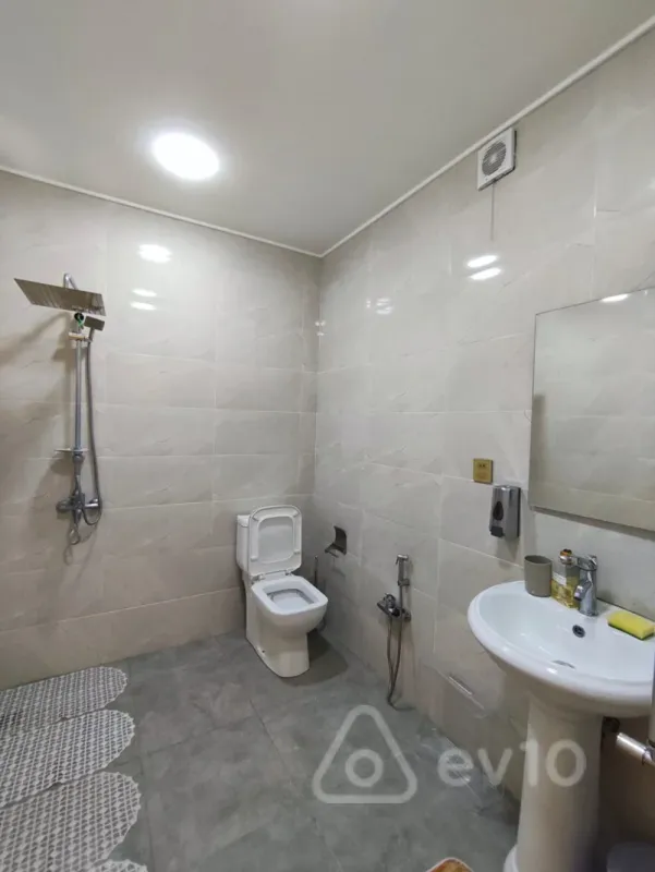 Kirayə verilir 2 otaqlı yeni tikili 95 m²