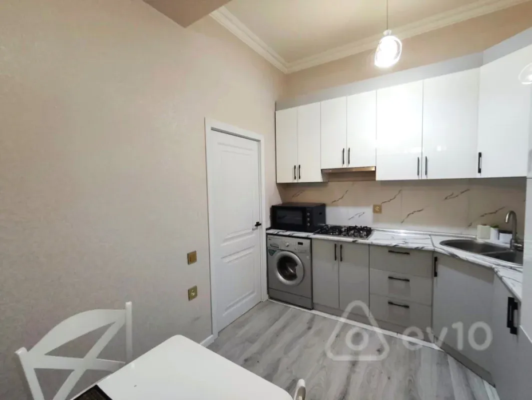 Kirayə verilir 2 otaqlı yeni tikili 95 m²