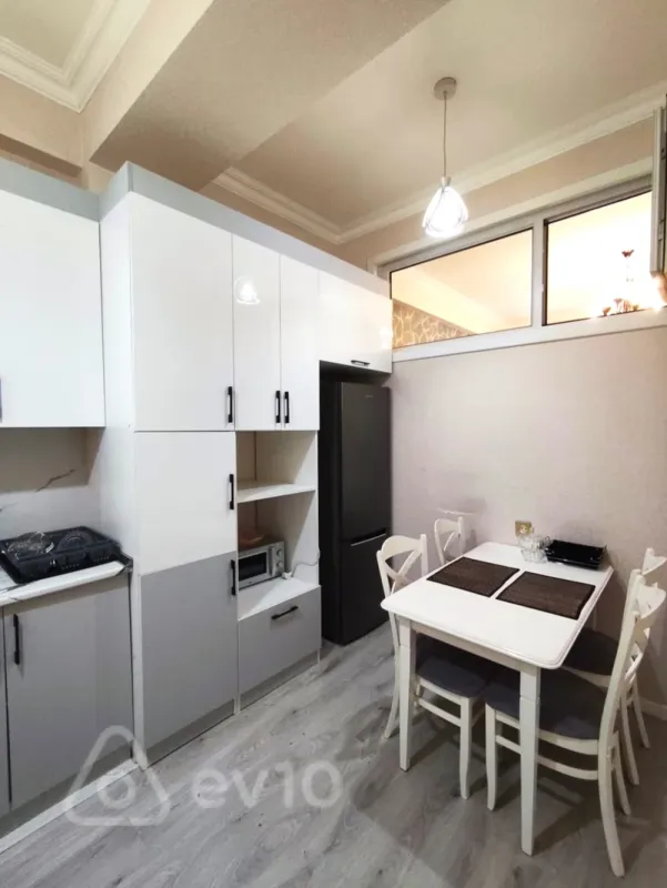 Kirayə verilir 2 otaqlı yeni tikili 95 m²