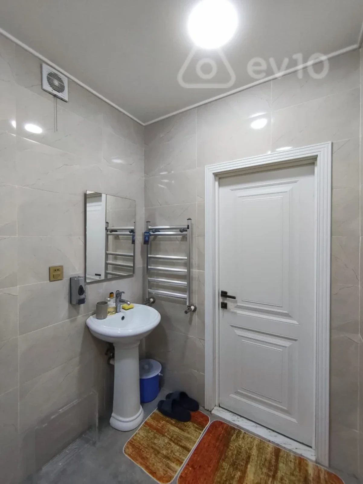 Kirayə verilir 2 otaqlı yeni tikili 95 m²