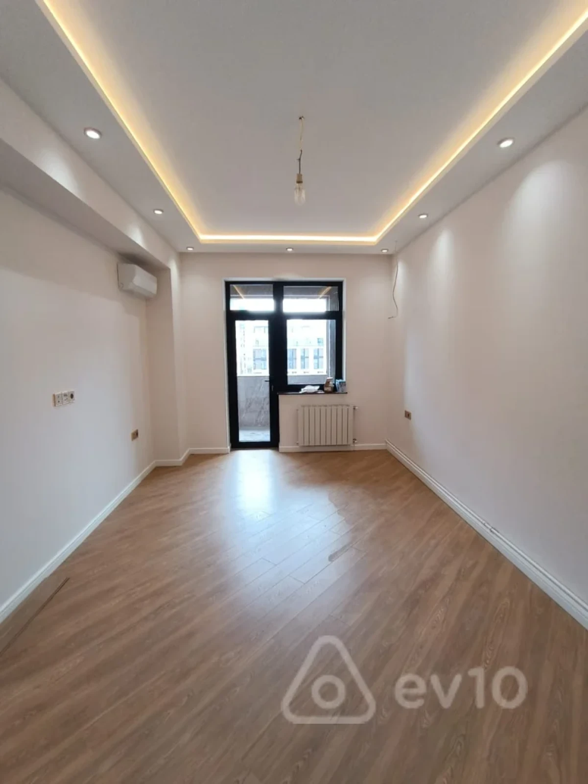 Satılır 2 otaqlı yeni tikili 75 m²