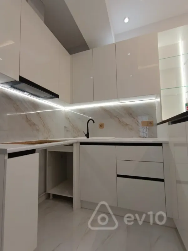 Satılır 2 otaqlı yeni tikili 75 m²