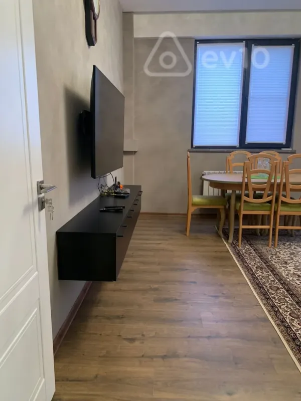Kirayə verilir 2 otaqlı yeni tikili 80 m²
