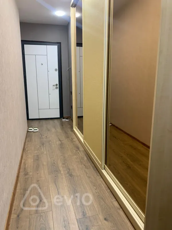 Kirayə verilir 2 otaqlı yeni tikili 80 m²