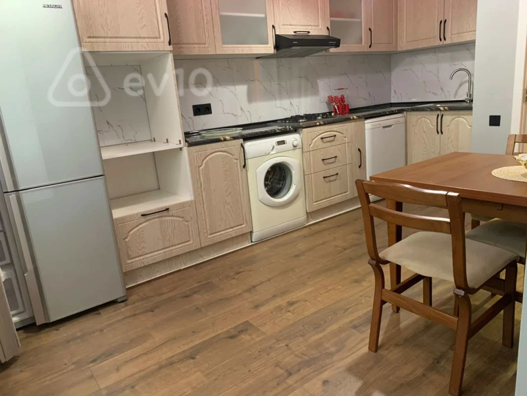 Kirayə verilir 2 otaqlı yeni tikili 80 m²