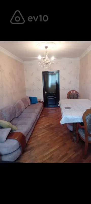 Satılır 2 otaqlı köhnə tikili 56 m²
