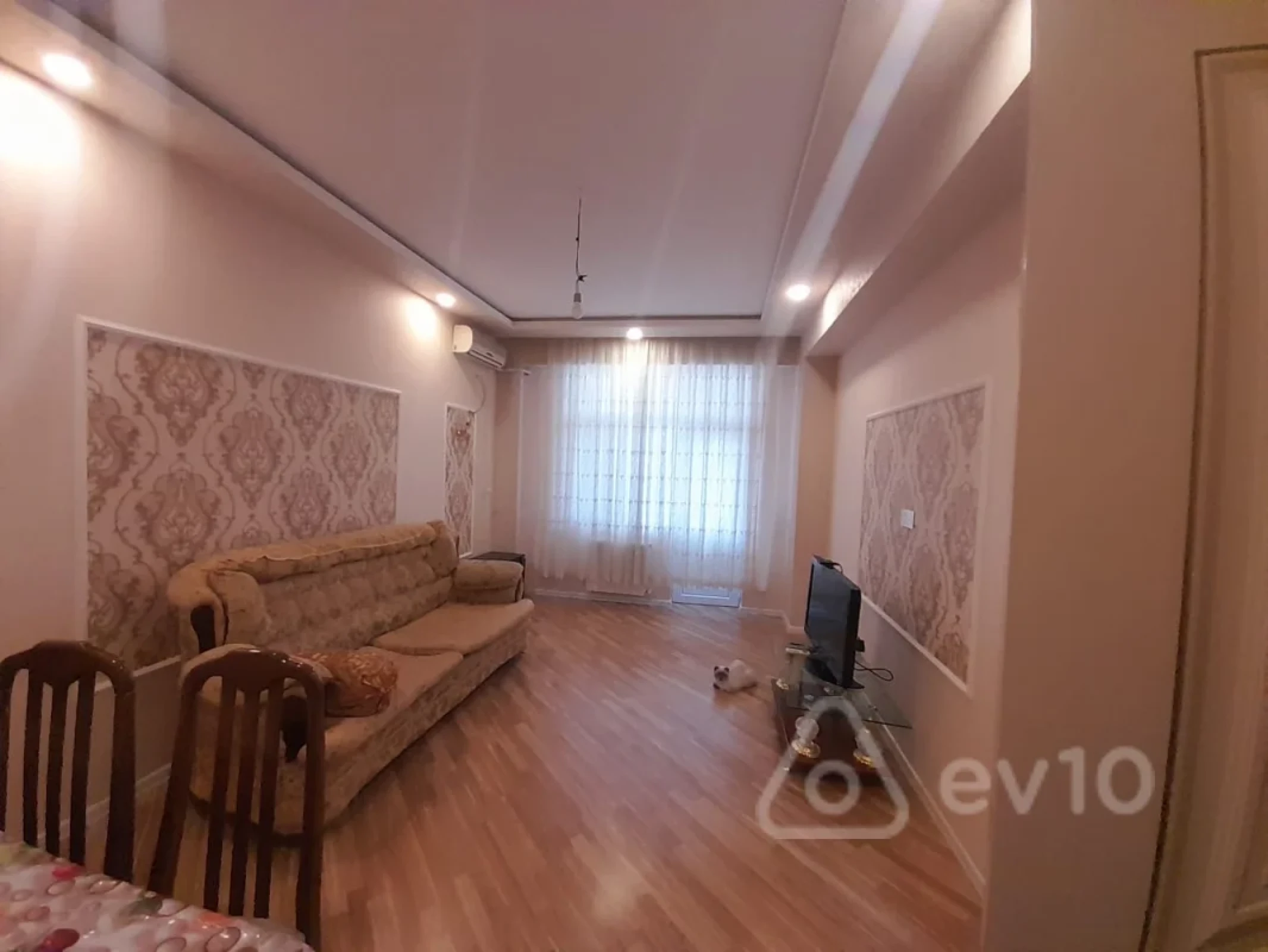Kirayə verilir 2 otaqlı yeni tikili 60 m²