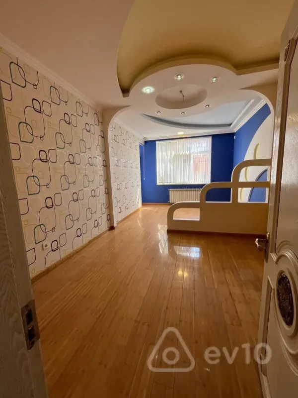 Satılır 3 otaqlı yeni tikili 135 m²